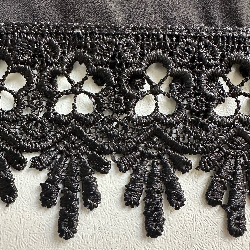 Altered state women’s size S oversize black swing bridge top, crocheted hemline - Picture 7 of 8